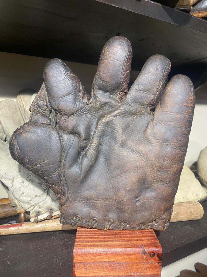 Cream City 1 Inch  Front 1 Inch s Baseball Glove Collector