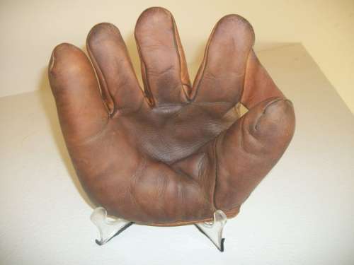 Ed Maynard 1 Inch Web Lefty Front