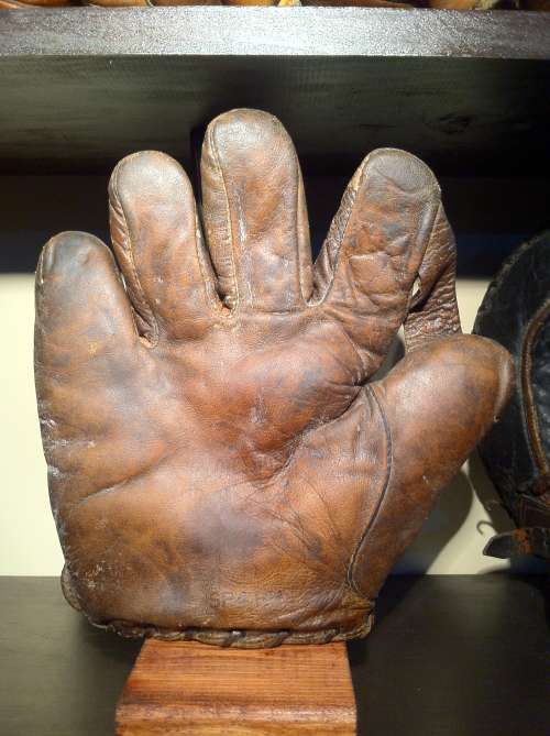 Howard SP4RH 1 Inch Web Lefty Front