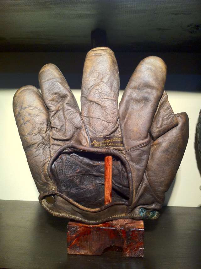 Strawbridge & Clothiers 1 Inch Web Back