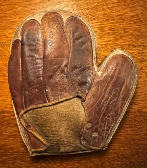 1890s Catchers Mitten Back
