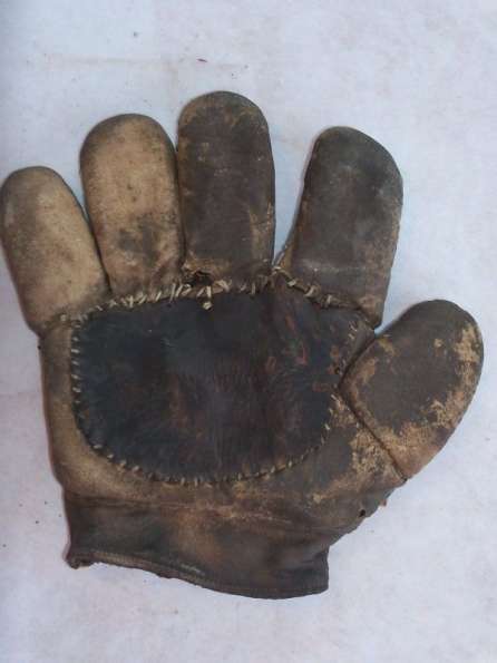 c. 1888 Joseph W. Catchers Glove Front