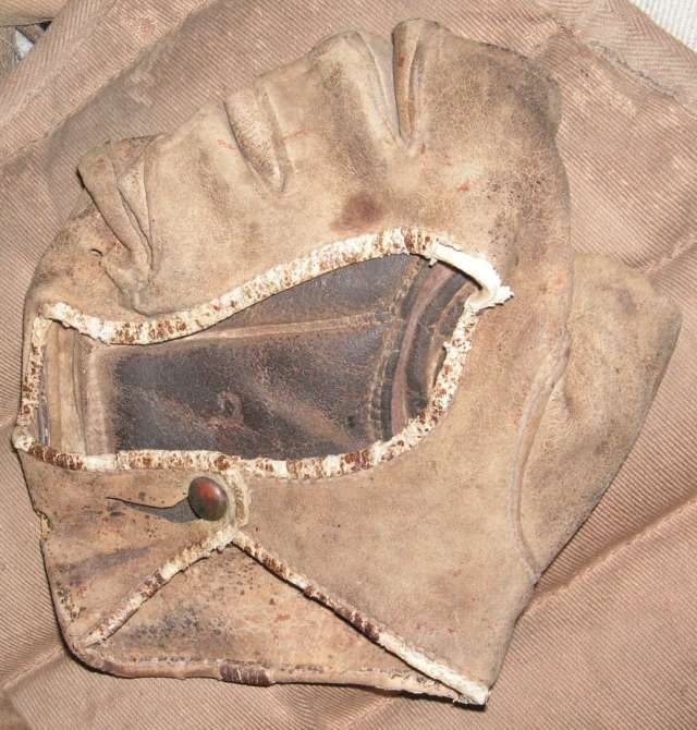 c. 1880's-90's Fingerless Glove Back