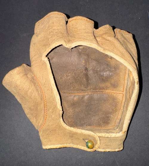 1880's-90's Fingerless Glove Back
