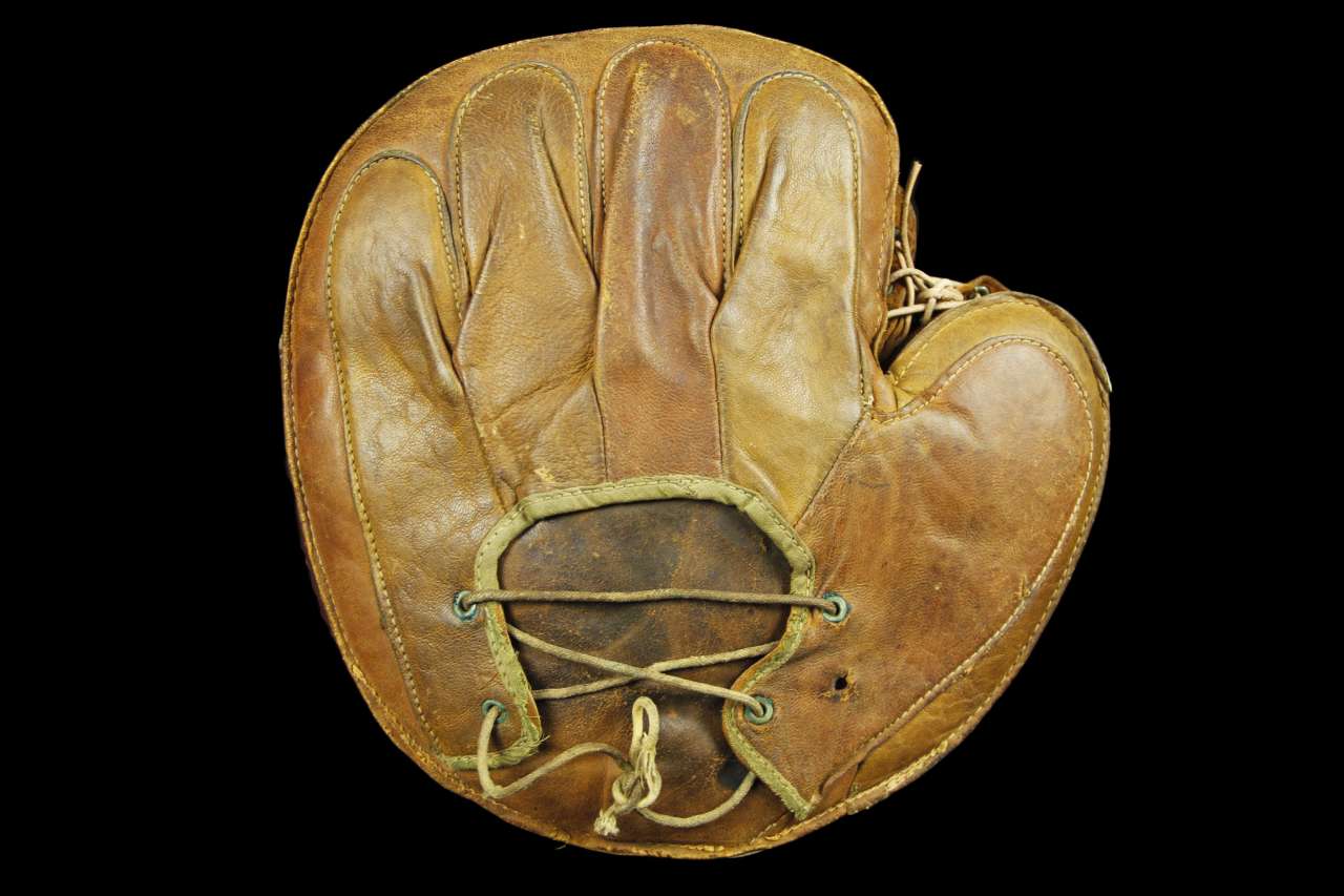 c. 1890's Hook & Eye Back Catchers Mitt Back 19th Century Baseball