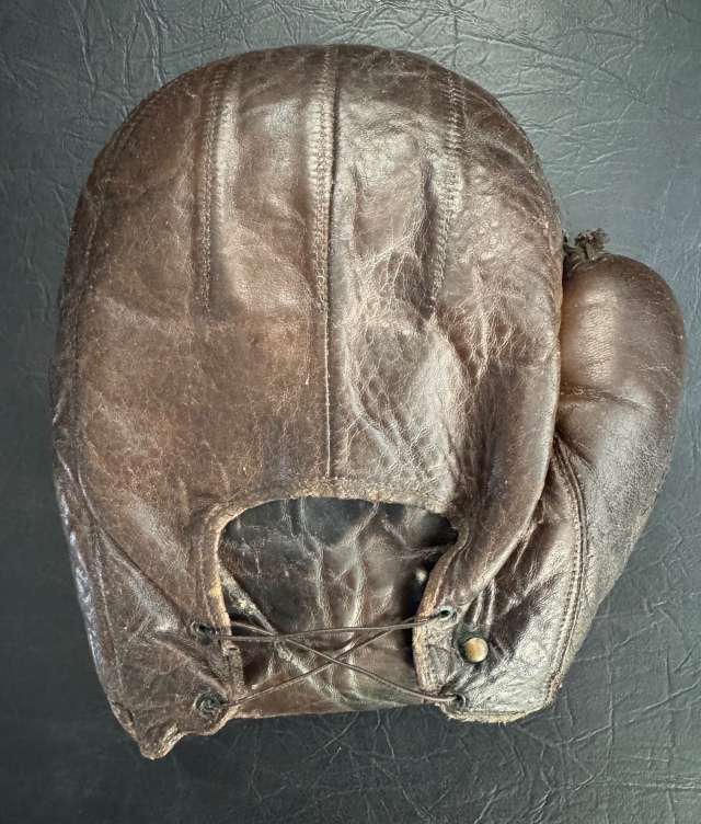 c. 1890's Hook & Eye Back Crescent Basemitt Back