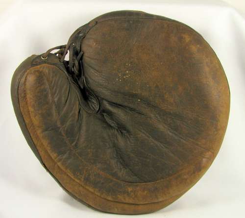 Hook and Eye Back Crescent Catchers Mitt Front