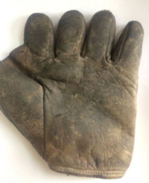 c. 1890's Hook and Eye Back Glove Front