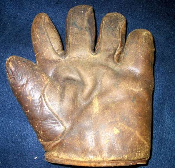 c. 1890's Spalding Webless Glove Front