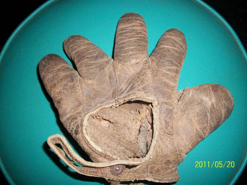 c. 1890's Webless Crescent Brown Glove Back
