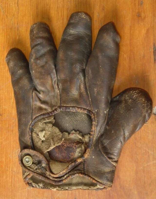 c. 1890's Webless Crescent Glove Back