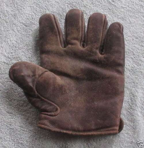c. 1890's Webless Glove Front