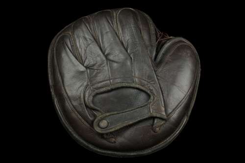c. 1890's William Read & Sons Laced Perimeter Catchers Mitt Back