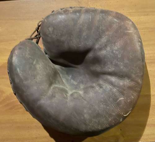Abercrombie & Fitch Catchers Mitt Front