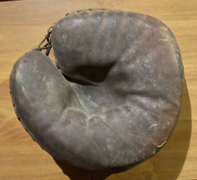 Abercrombie & Fitch Catchers Mitt Front