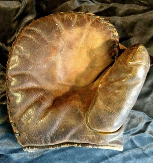 Phil Todt Alex Taylor Basemitt Front