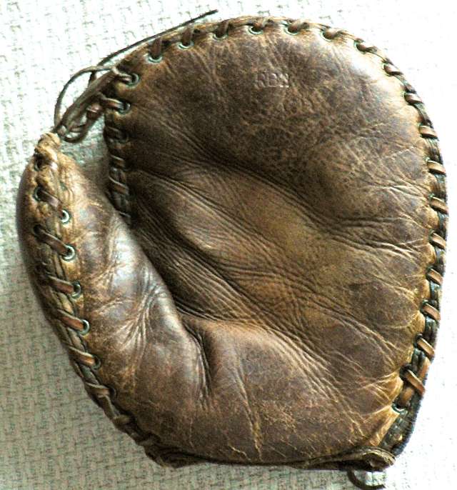 Babe Ruth Reach Home Run Special Basemitt Front