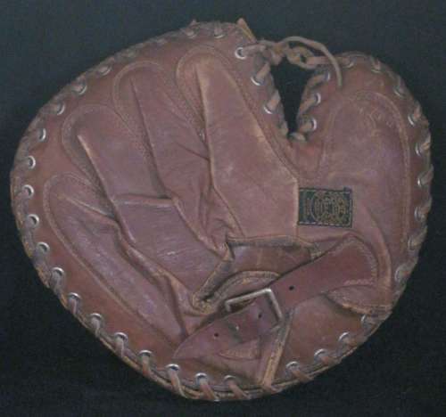 Babe Ruth Reach RC2 Home Run Special Catchers Mitt Back