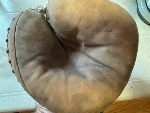 Babe Ruth Reach RC2 Home Run Special Catchers Mitt Front