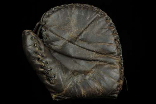 Babe Ruth Spalding Home Run Special Basemitt Front