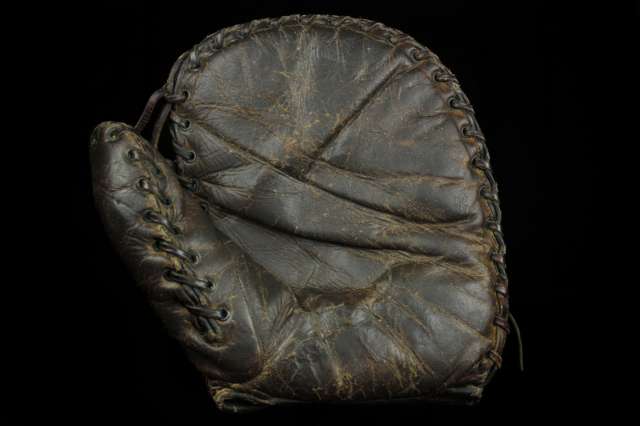 Babe Ruth Spalding Home Run Special Basemitt Front