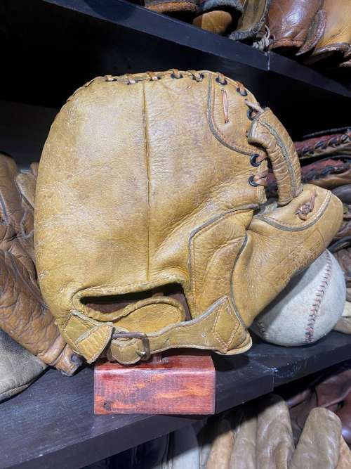 Al Simmons Banner Basemitt Back