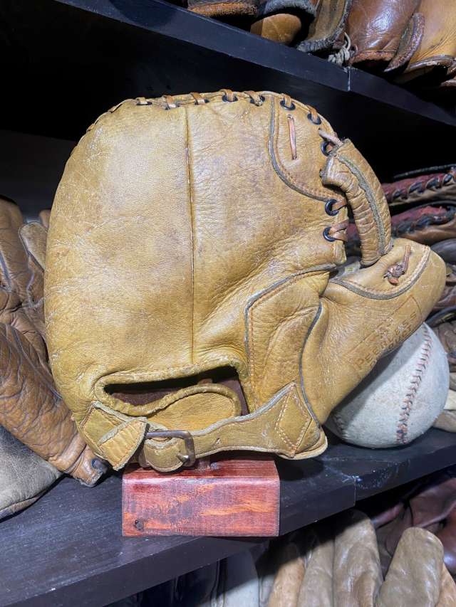 Al Simmons Banner Basemitt Back