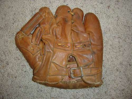 Banner Buckle Back Back