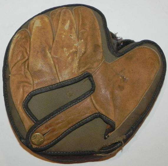 Bon Tober C300 Catchers Mitt Back