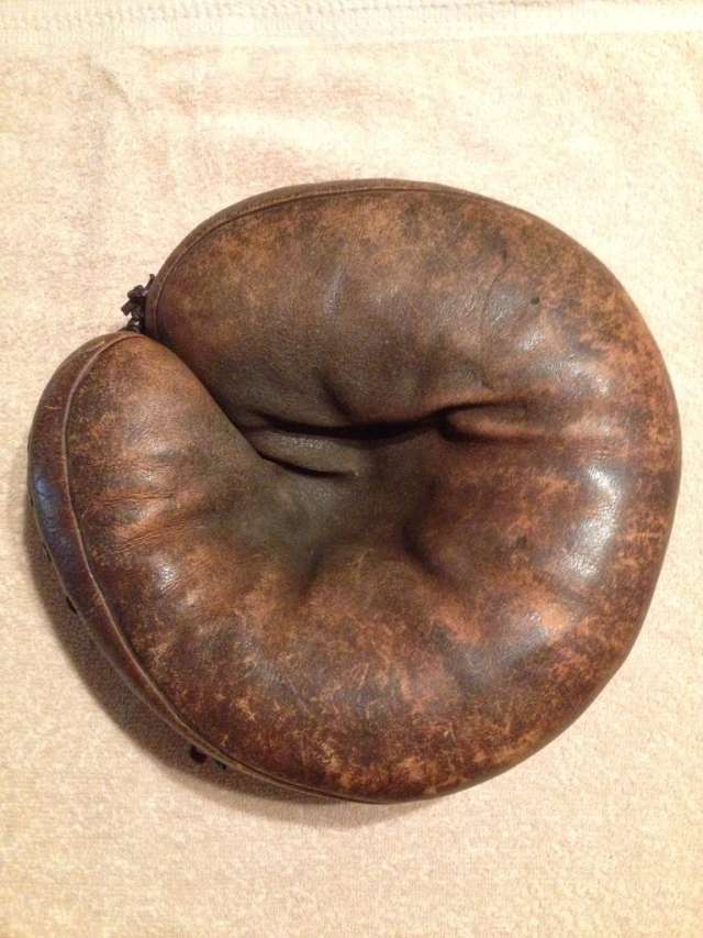 Bon Tober Catchers Mitt Front