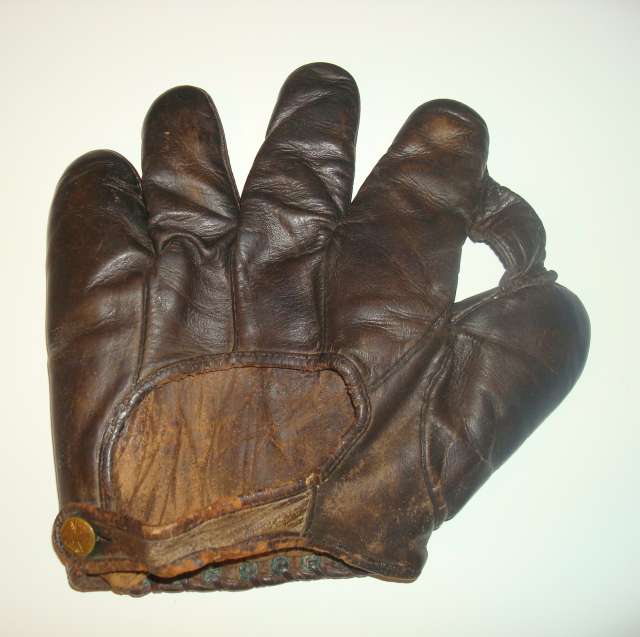 Christy Mathewson Goldsmith Model M 1 Inch Web Back