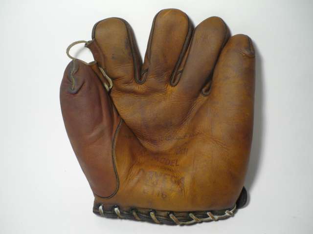 Lloyd Sprout Waner D116 Front