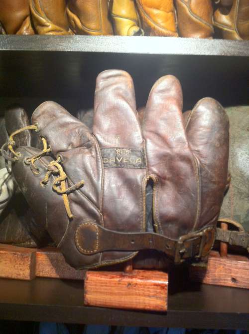 Lloyd Waner Davega D116FR Lefty Back