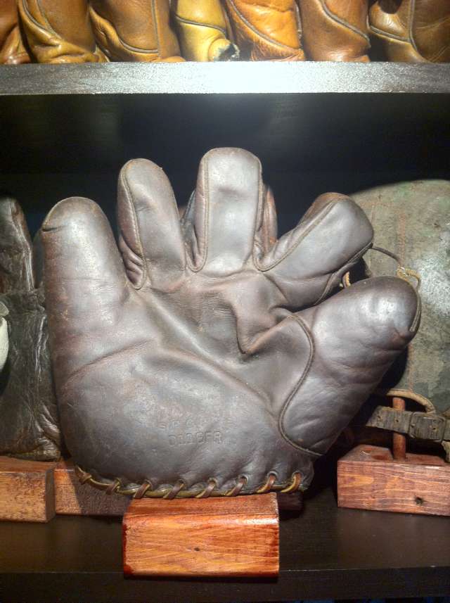 Lloyd Waner Davega D116FR Lefty Front