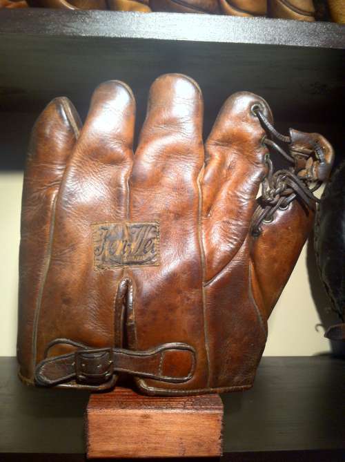 Dazzy Vance Ken Wel World Champions Model Back
