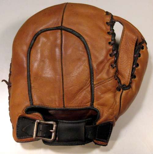 Babe Dahlgren Denkert BM20 Basemitt Back