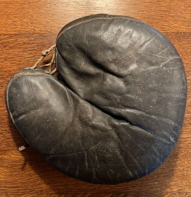 Des Moines 27B Catchers Mitt Front