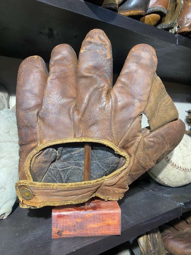 Johnny Evers Des Moines Back