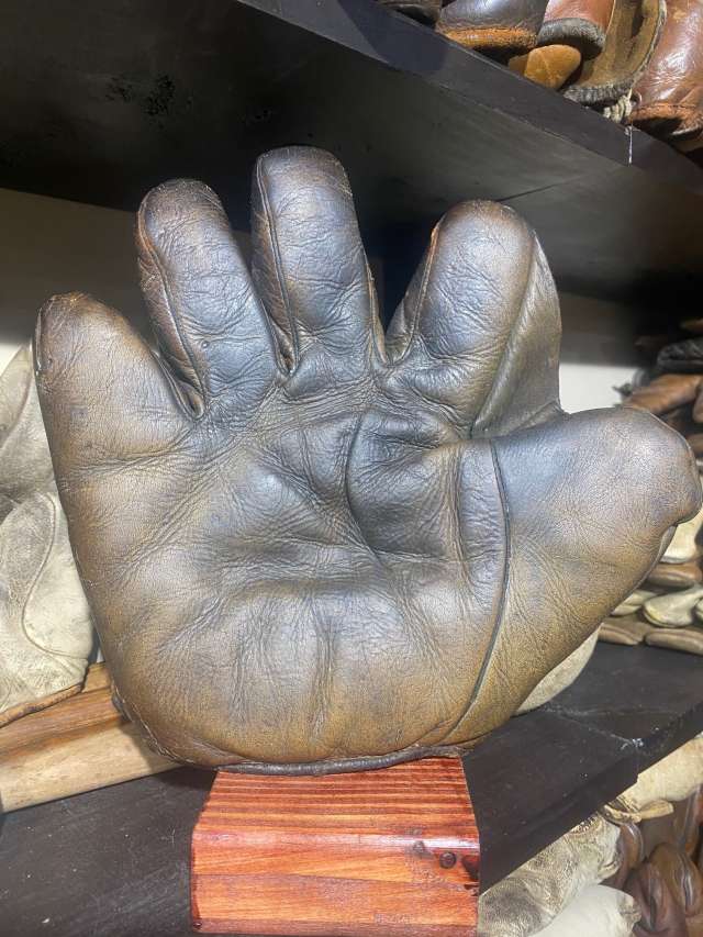Diamond Full Web Lefty Front