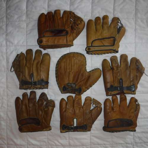 Dizzy Dean  Gloves Back