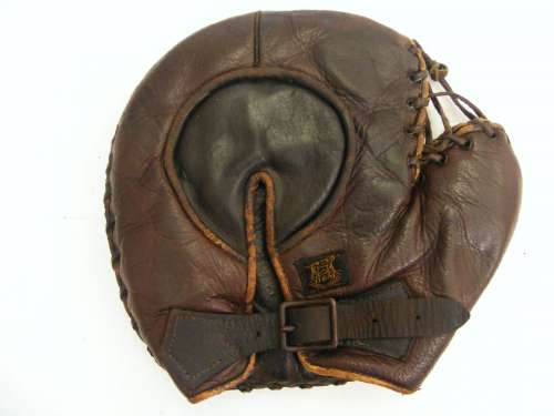 D&M V Notch Basemitt Back