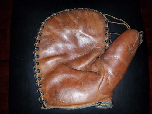 Don Hurst D&M G33 Basemitt Front
