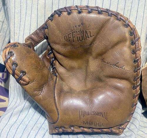 Gus Suhr D&M Basemitt Front