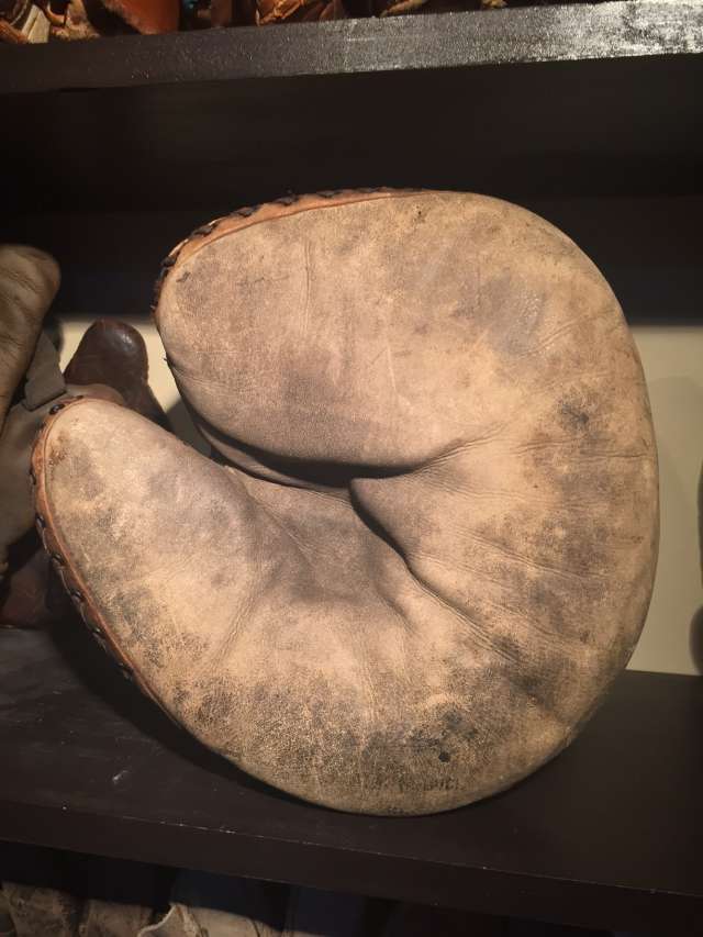 D&M Catchers Mitt Front