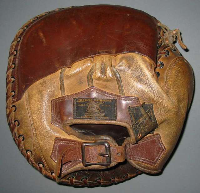 D&M Decker Patent Catchers Mitt Back