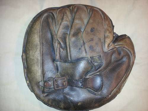 D&M Laced Perimeter Catchers Mitt Back