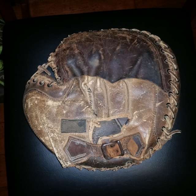 D&M Sewn Pocket Decker Patent Lefty Catchers Mitt Back