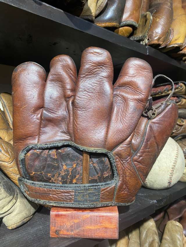 Chick Hafey D&M G78 Back