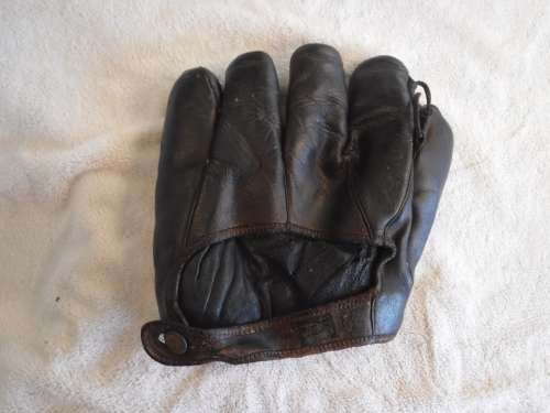 Earl Webb D&M G47D Back