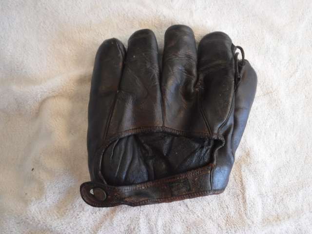 Earl Webb D&M G47D Back